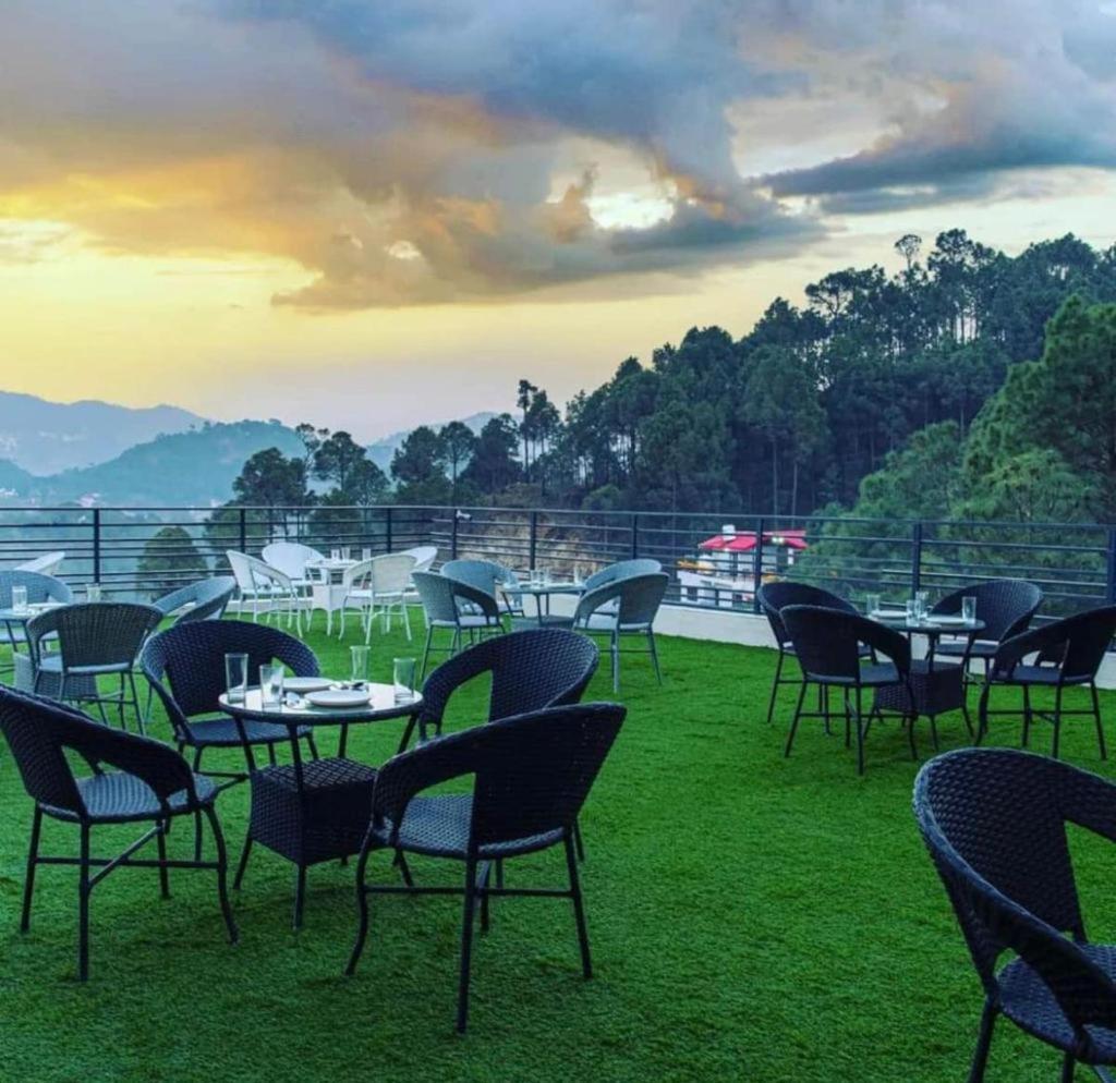 Mountain Height Kasauli Apartment Exterior foto